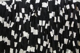 13. Raita musta-valkoinen